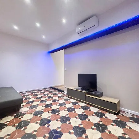 Lejlighed Cozy Apartment! Close To & Port Genova