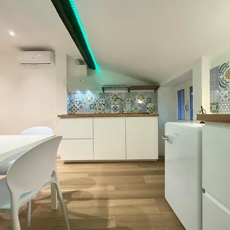 Cozy Apartment! Close To & Port *