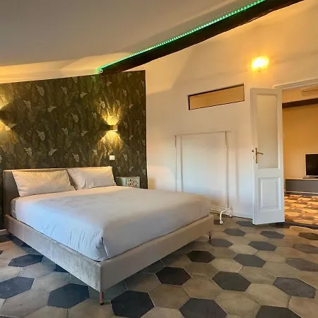 Cozy Apartment! Close To & Port Genova